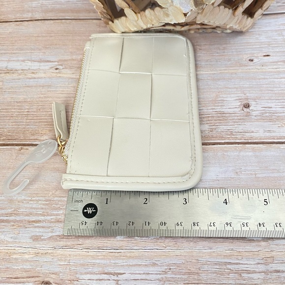 TIME AND TRU - LEATHER WOVEN CLUTCH WALLET - Picture 2 of 5